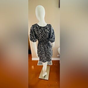 Old navy floral dress, size small,new without tags.